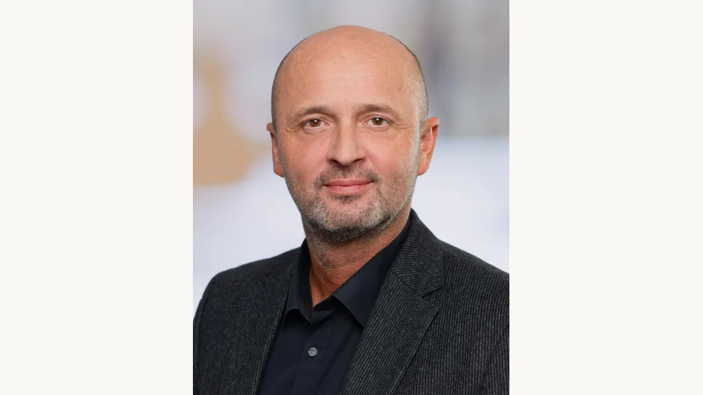 Jens Schöberling im Porträt, Autor dieser Analyse.
